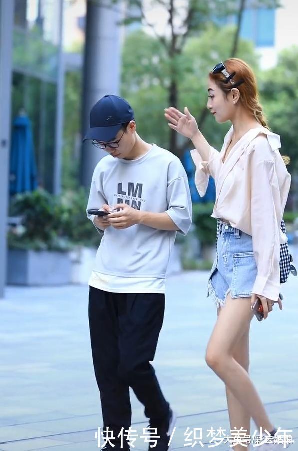  #姑娘#姑娘这裤子太罕见，大部分都是口袋遮住，意外比男友腿长50