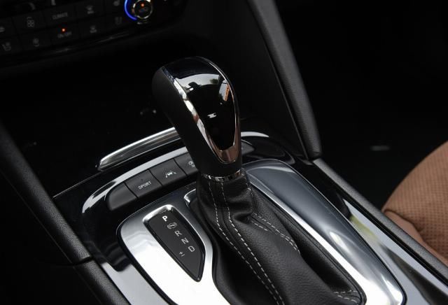  「独立」车长4米9前后独立悬挂，标配9AT变速箱，还买什么雅阁帕萨特