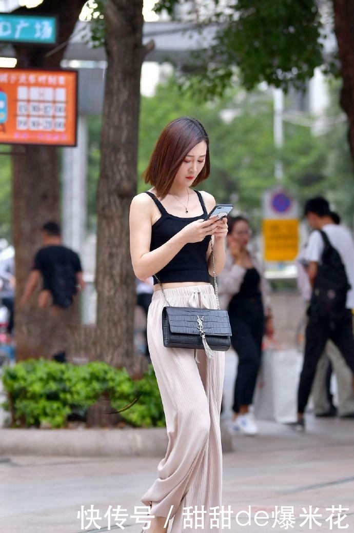 【修长】休闲裤小姐姐,双腿修长吸引人