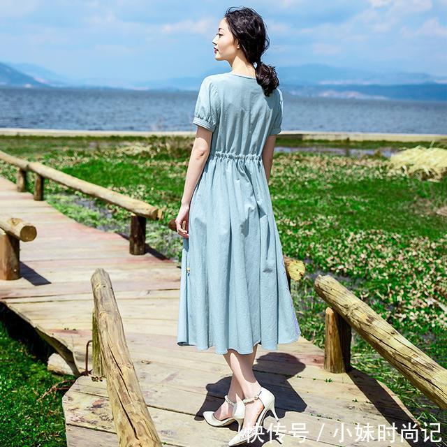  『显气质』好看又好穿的连衣裙，搭配高跟鞋气场全开，搭配平底鞋淑女十足