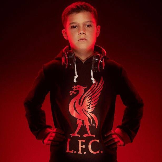 可爱!利物浦推出秋季新款童装