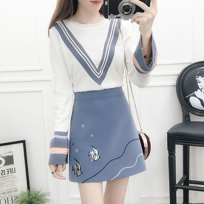 腿短的小个子女生，中秋国庆选一款短裙小套装，娇俏显高美炸了