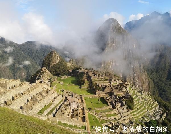 秘鲁悬崖上的胶囊酒店,距离地面高达120米,游客:我可不敢住