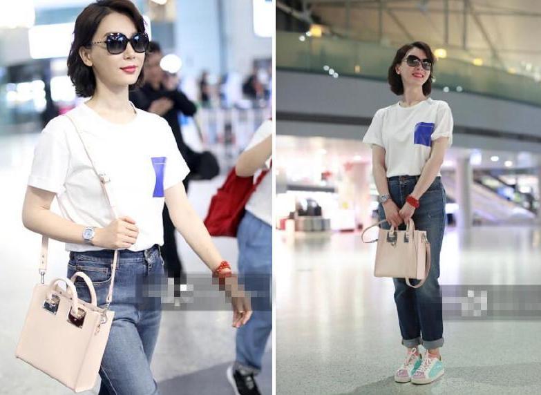 41岁陈数白T搭牛仔裤, 简装就穿出知性时尚风, 网友: 只有20岁吧