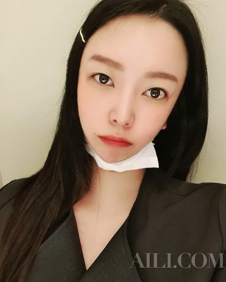 正确:开工也要戴口罩口罩后要正确护肤