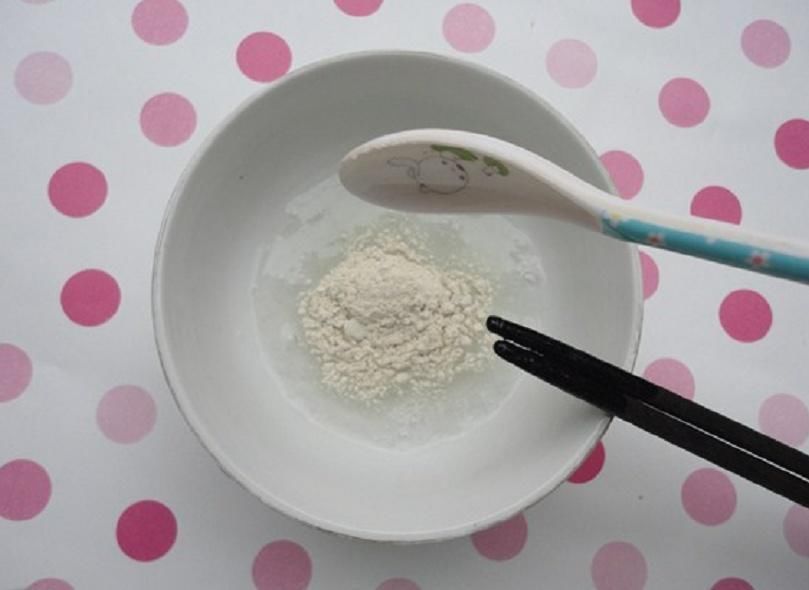 牙膏能祛斑?教你这样做，睡前配合它，半月脸上斑点一扫而空