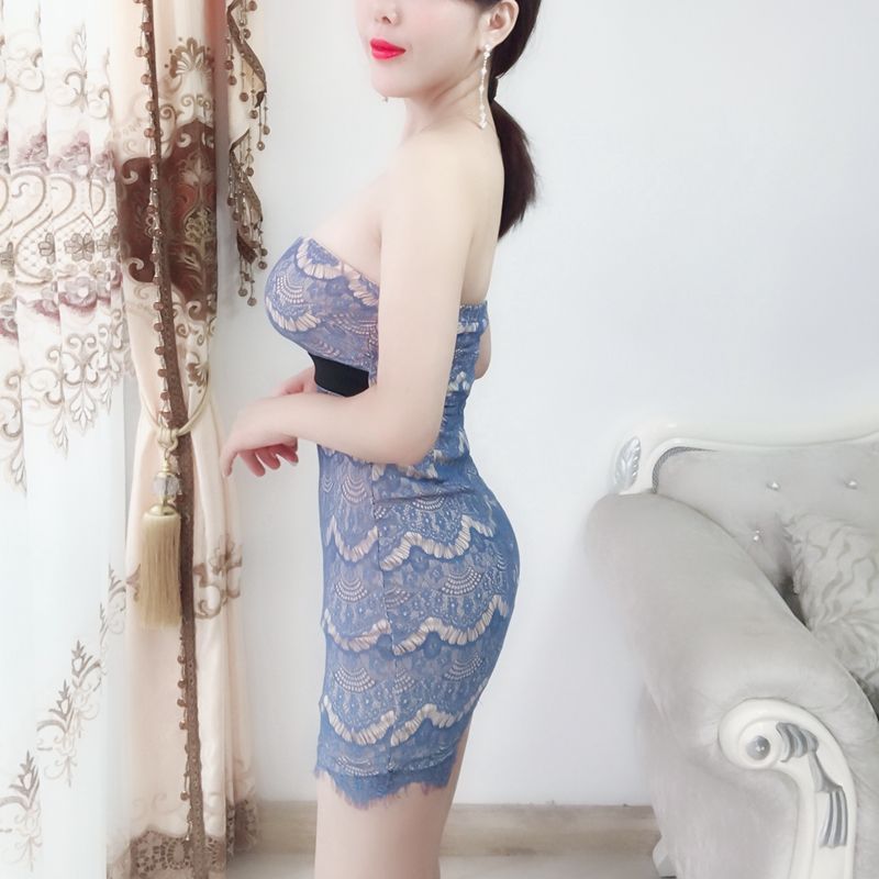 真是养眼，现在的女人穿紧身衬衫，显嫩都迷人，简直美爆了