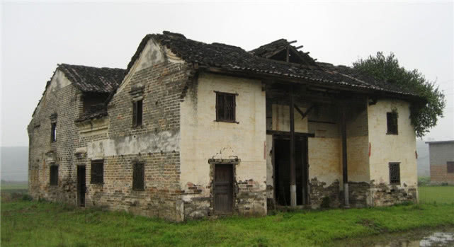 农村家家户户都在排队办理新户口簿，生怕漏掉一个人，这是为啥？