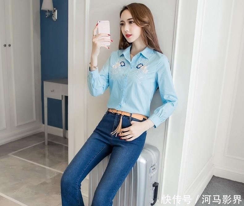【营造】牛仔裤女神营造出极具魅力的身材!