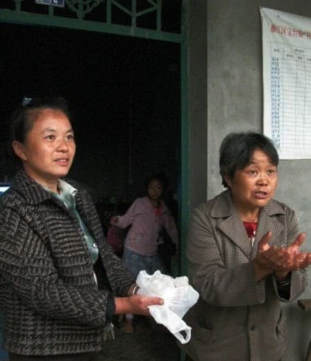 云南晴天突降“冰雹”！甚至超过几十斤！或许是不祥预兆