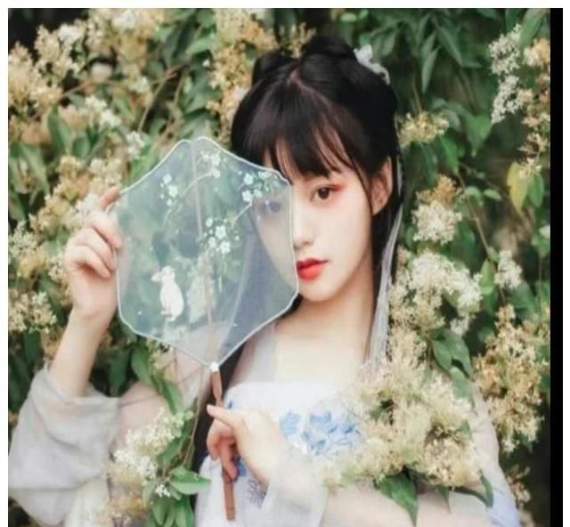  #气质#善于穿衣打扮的几个生肖女，气质出尘美丽，你在其中么？