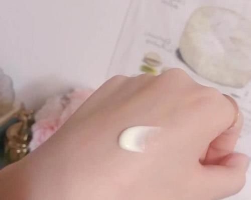  抗氧化：春夏季学生党防晒必备，性价比超高，好用实惠让你想黑都难