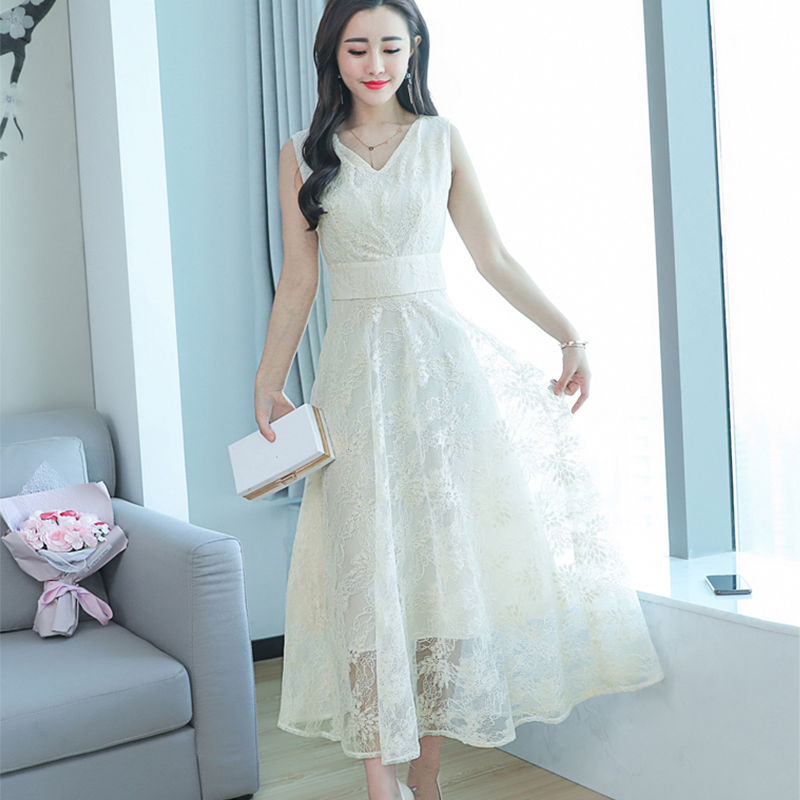 时尚的包臀裙，上特别修身显身材，自己都不知道自己身材这样好看