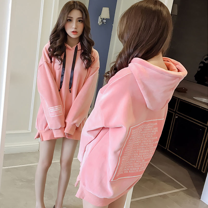 有一种裙，叫“卫衣裙”，上身确实美腻时髦，穿上超舒服