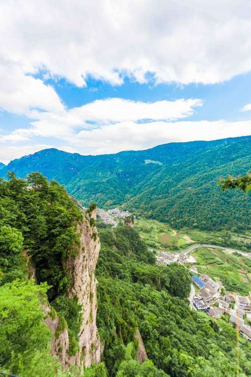 浙江最“险峻”的景区之一，恐高者最怕来，来过的人却都不后悔!