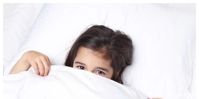  「秃头」晚上睡觉爱“散头发”？多数女生搞错了，小心变成了“秃头女孩”