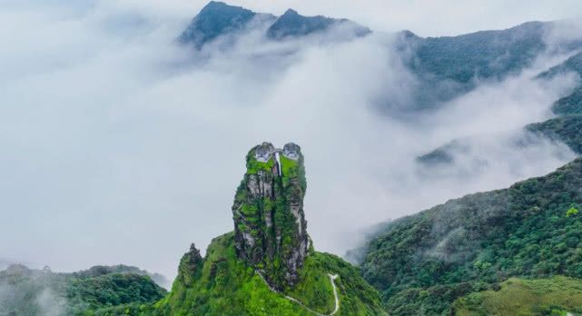 贵州深山藏着一座天空之城，如此险峻至极，顶上居然建有房子