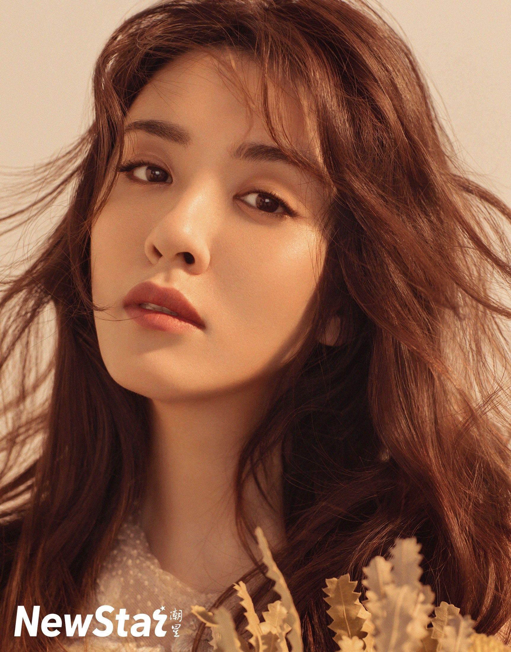 人气演员王晓晨再出时尚大片 完美身材曲线凹凸有致