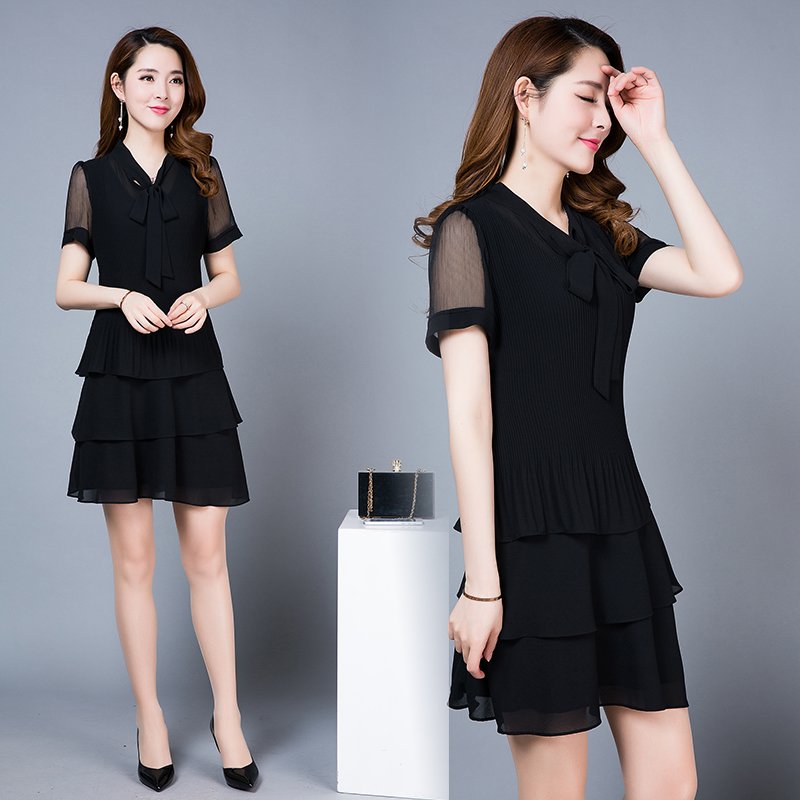 难怪都穿素雅裙，的确很好看，7080后穿不俗不媚显高贵