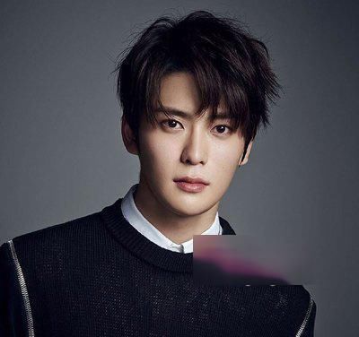 时尚派男士带刘海的侧分头发型!