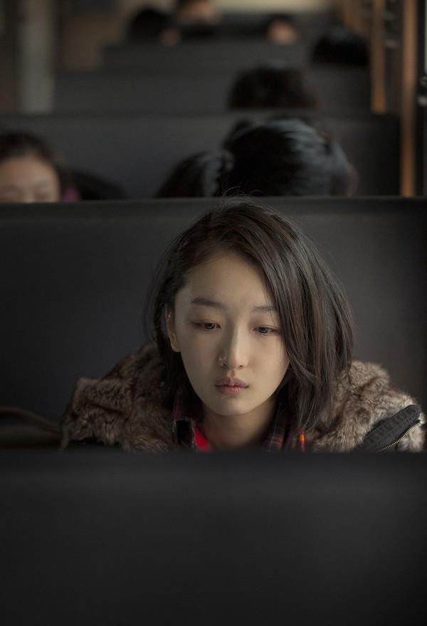 周冬雨这本短发教科书也出Bug了？竟然连她都不知道…….