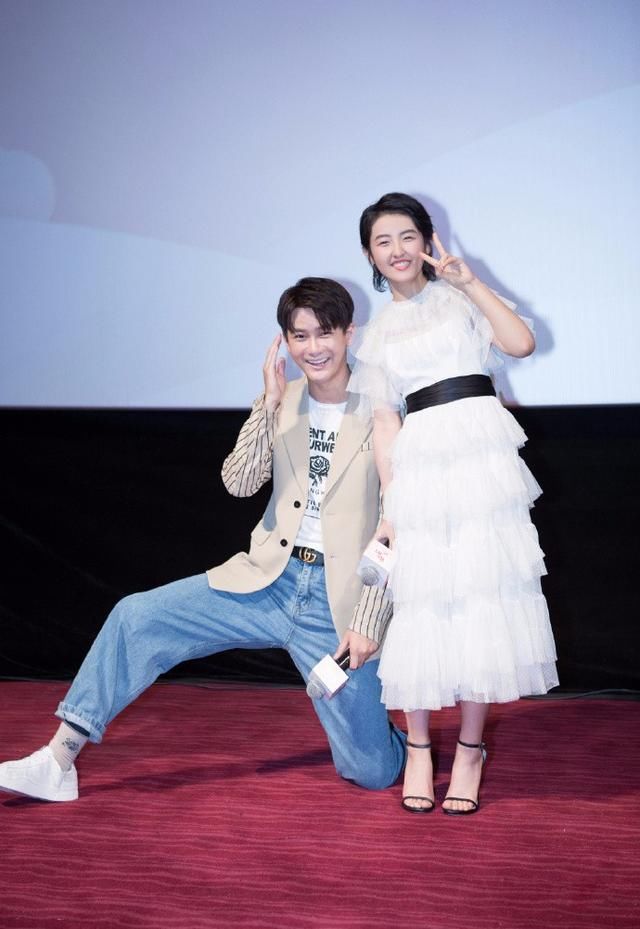 张子枫终于穿成小公主!白色蛋糕裙仙气十足,胸前薄纱透出小性感