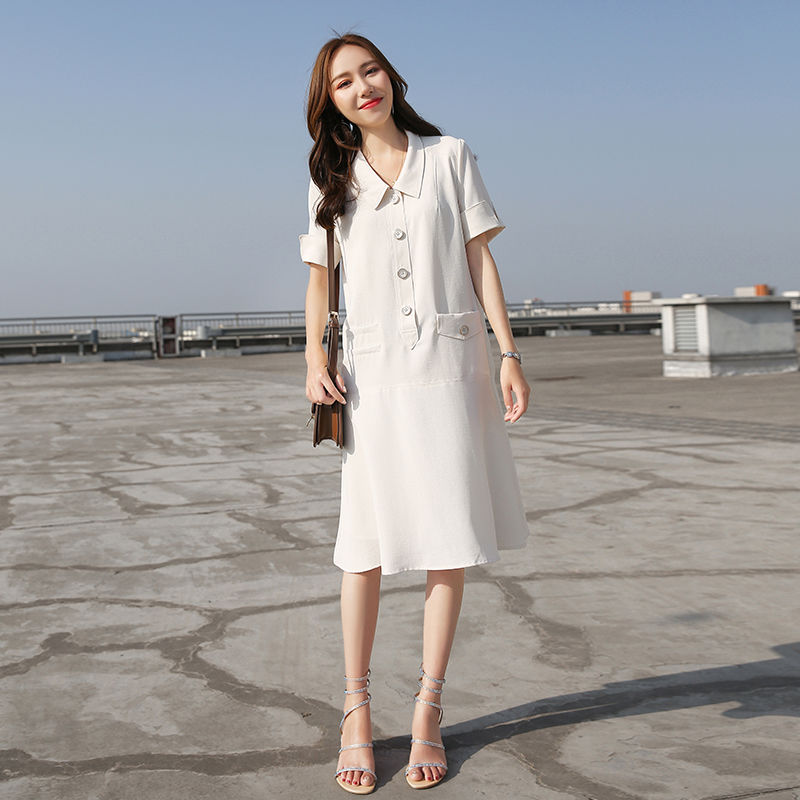 哇噻,43岁女人太会穿,裙子不到膝盖真好看