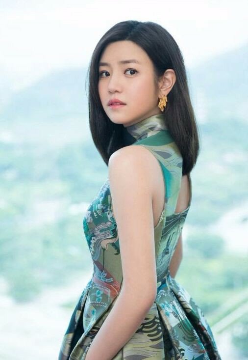 任时光匆匆流去，你还是那个甜美可爱的“沈佳宜”