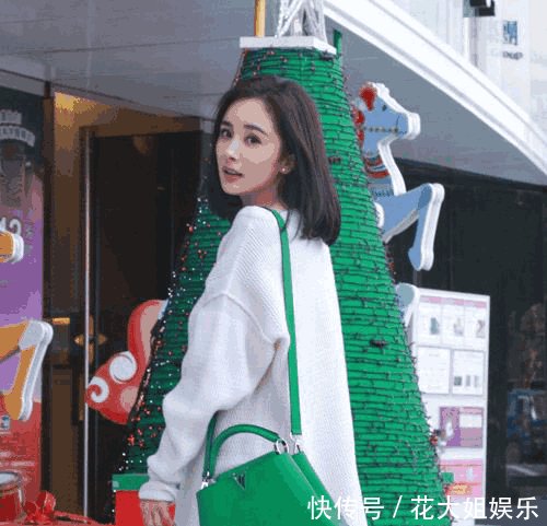 都以为换了眉型的杨紫美了 巴黎一回来却穿起前年流行的毛衣