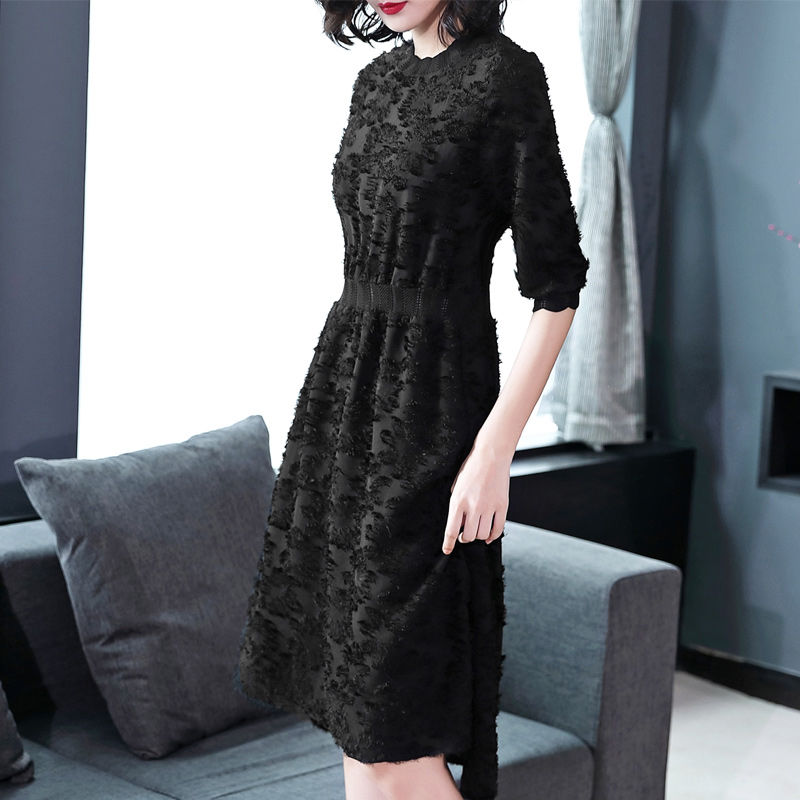 有一种美叫“旗袍”，立秋已到，42岁老婆穿旗袍，简直美若天仙