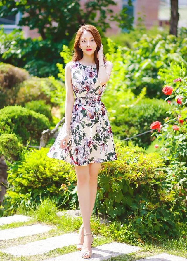 连衣裙穿出大长腿，秀出你的美！