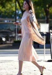 街拍：小姐姐时尚可爱，魅力十足