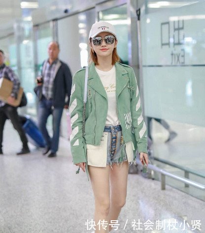 景甜真是一个行走的衣架子，穿什么都显气质