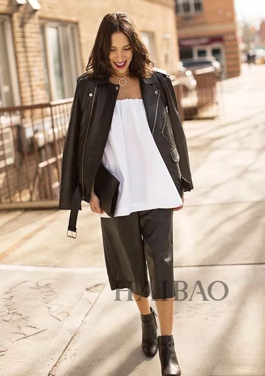 好看| 石原里美游香港穿这样!黑白单品永远不过时还用强调?