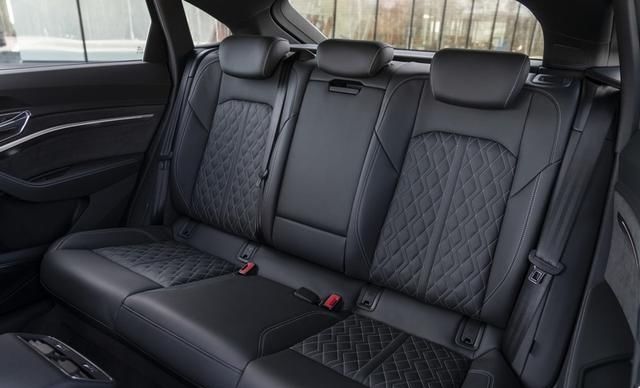  「tron」奥迪e-tron Sportback 谁说纯电不能玩溜背？