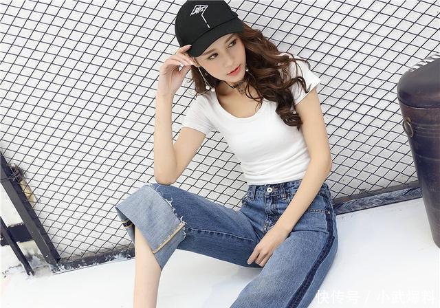 矮个子的胖妞别再卷裤脚了, 看杨幂如何把牛仔裤穿出大长腿