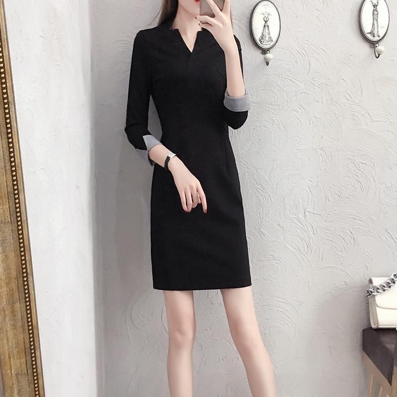 35岁左右的女人,别乱穿!学下图女人穿这“港风裙”,瞬间女神