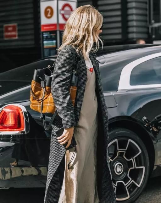  「漂亮」早春流行穿这些连衣裙,一款比一款洋气高档,搭配外套更漂亮