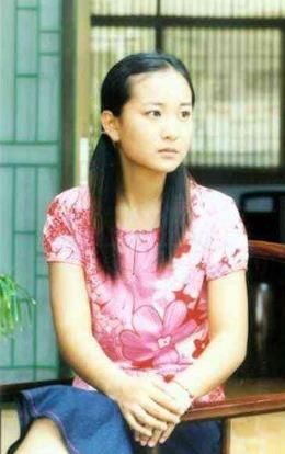 当140斤的贾玲和90斤的张小斐同穿裙子，网友:瞬间不想减肥了!