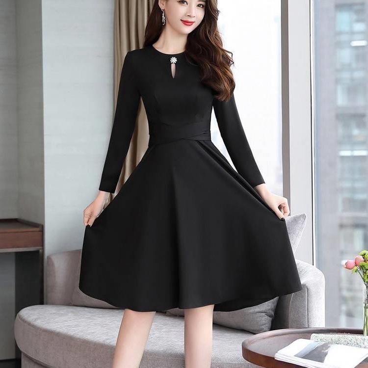 好身材别浪费，10款针织毛衣连衣裙、包臀裙穿上既保暖又显身材