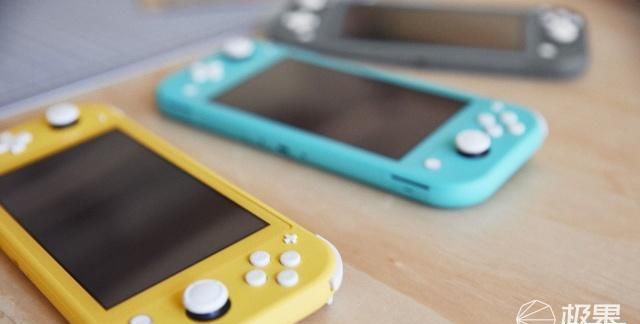  「正式」任天堂Switch Lite珊瑚红新配色正式开售，售价1280元
