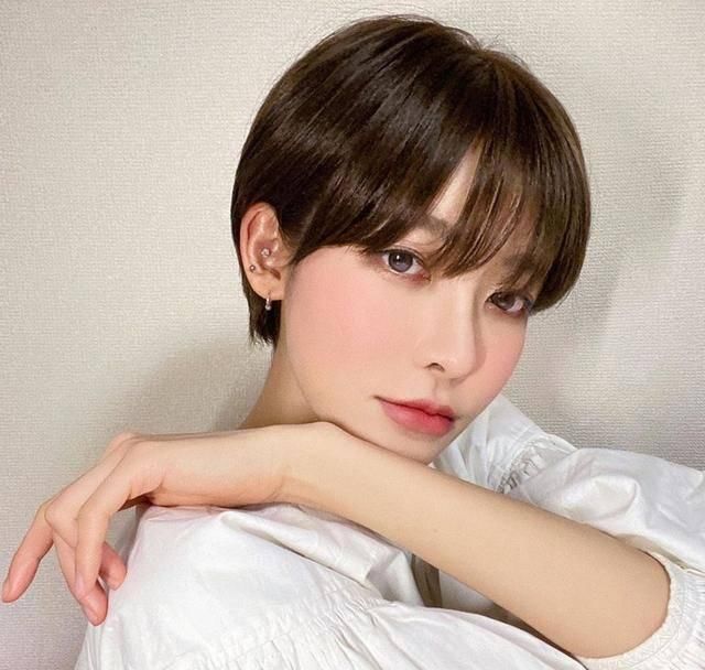  『红们』2020发型趋势范本合集：短中长发配氧气刘海，韩国网红们这样搭