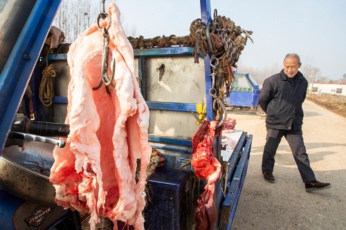  见到：乡村 “露水集”，城里人难见到，集市很早很小，方便群众