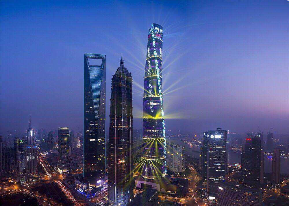 中国最高的摩天大楼，高600多米可俯瞰全城，去楼顶观光要花180元