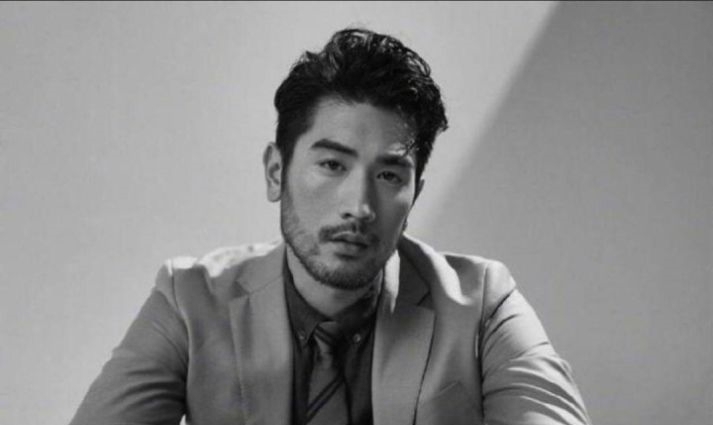  『吴亦凡』四字女星得罪某高层,导致自己热度降低,投票比隔壁一姐反超