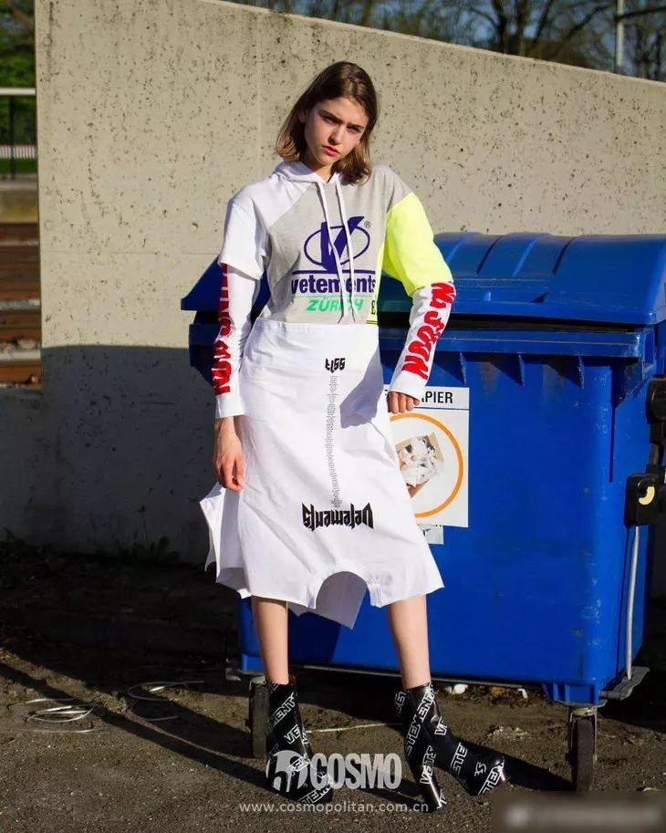 俄罗斯的时装可比足球好看多了，比如维特萌