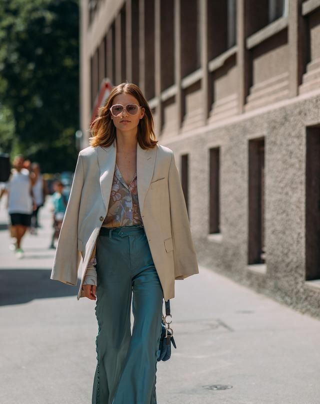  [些运动风]会穿就百搭,不会穿都白搭,看刘雯的穿搭,教你轻松穿出高级范儿