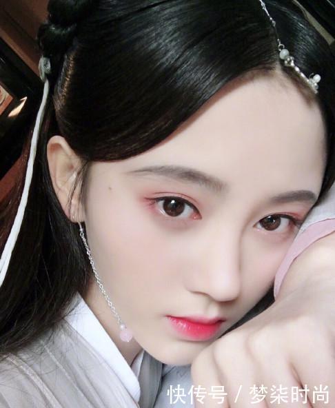 太服气鞠婧祎，不到160cm的身高却美成了仙女，网友：神仙妹妹