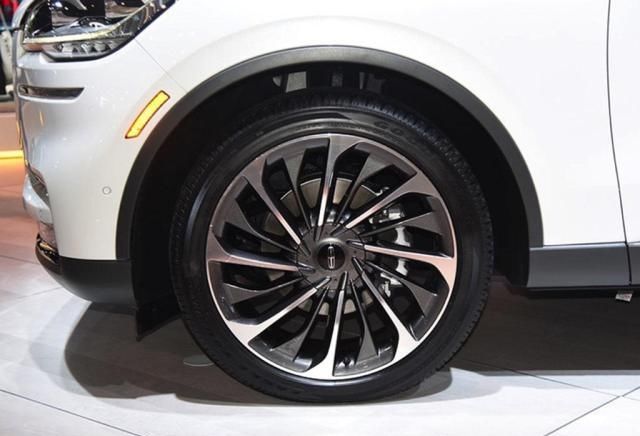  「Q7」用奥迪Q7 2.0T的钱，买一辆尺寸更大的3.0T四驱7座SUV，值不值？