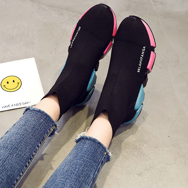 新发现一种:“袜子鞋”，比高跟鞋洋气，比凉鞋百搭，好穿不累脚